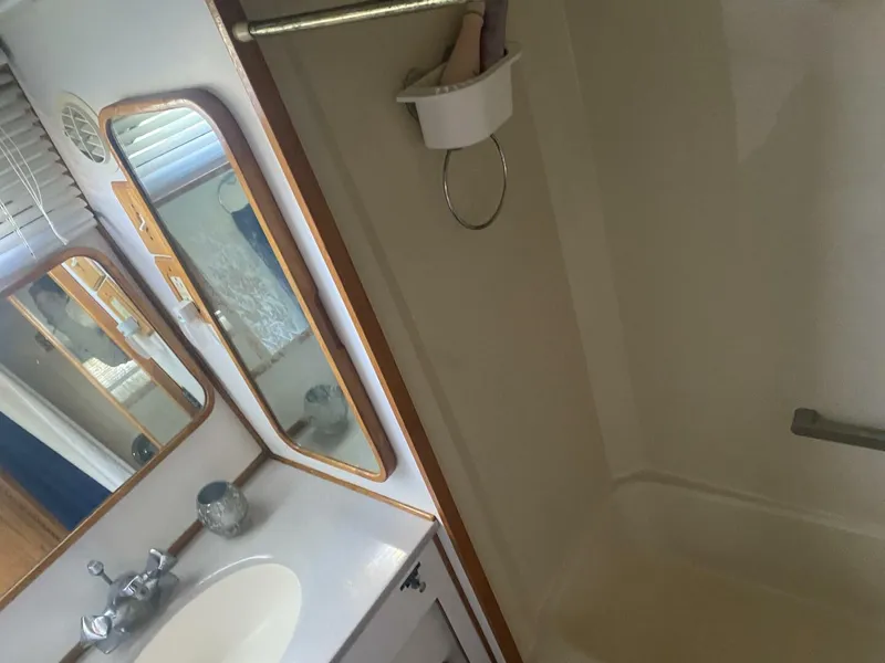 Slide: The Image of Chris-Craft 427 Catalina 1989 - 8