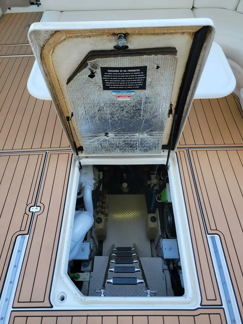 Slide: The Image of Sea Ray 540 Sundancer 2000 - 42