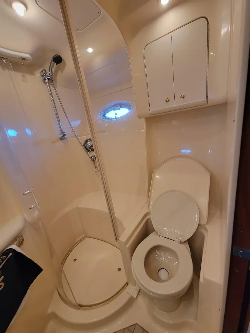 Slide: The Image of Sea Ray 540 Sundancer 2000 - 57