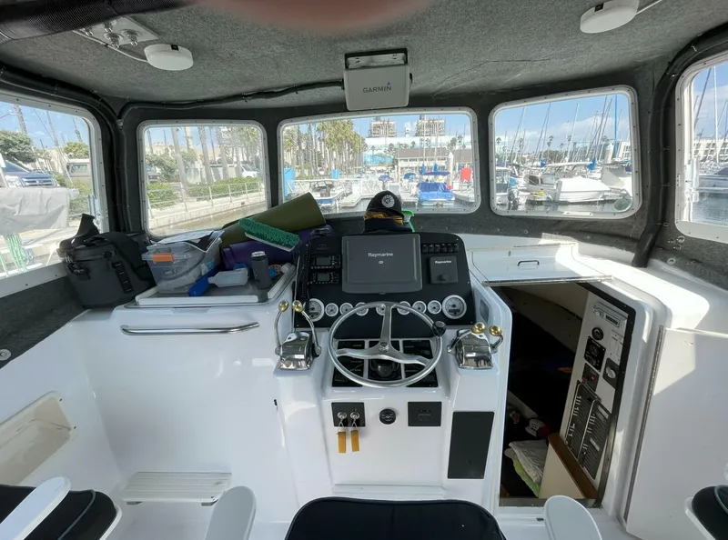Slide: The Image of Pursuit 300 Offshore 1997 - 10