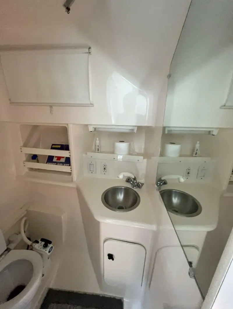 Slide: The Image of Pursuit 300 Offshore 1997 - 11
