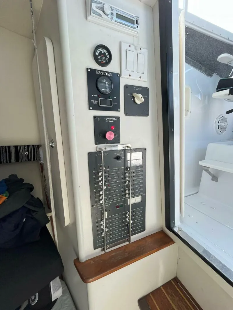 Slide: The Image of Pursuit 300 Offshore 1997 - 12