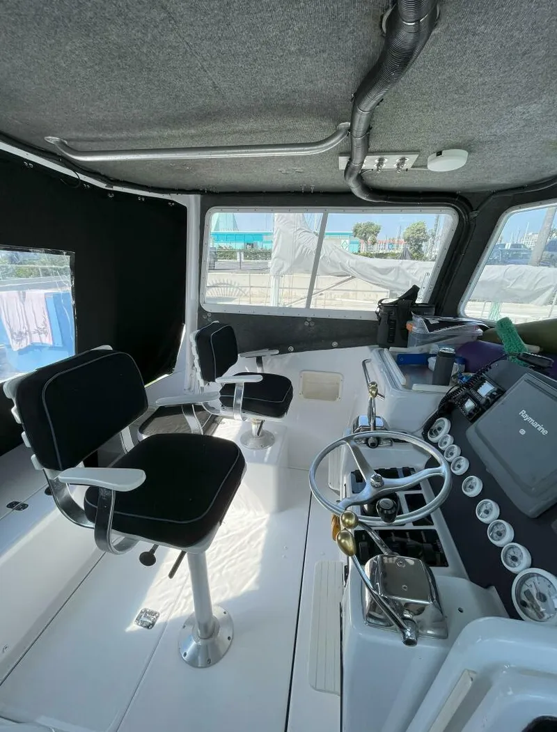 Slide: The Image of Pursuit 300 Offshore 1997 - 14
