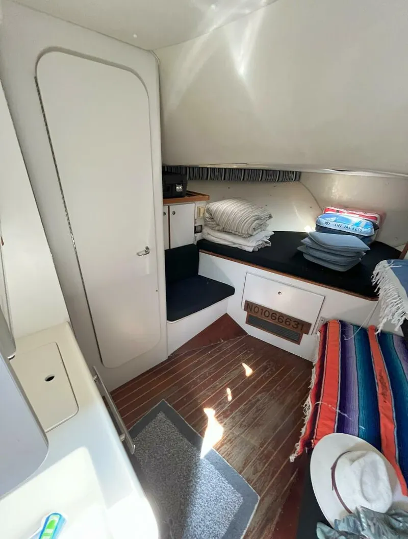 Slide: The Image of Pursuit 300 Offshore 1997 - 5