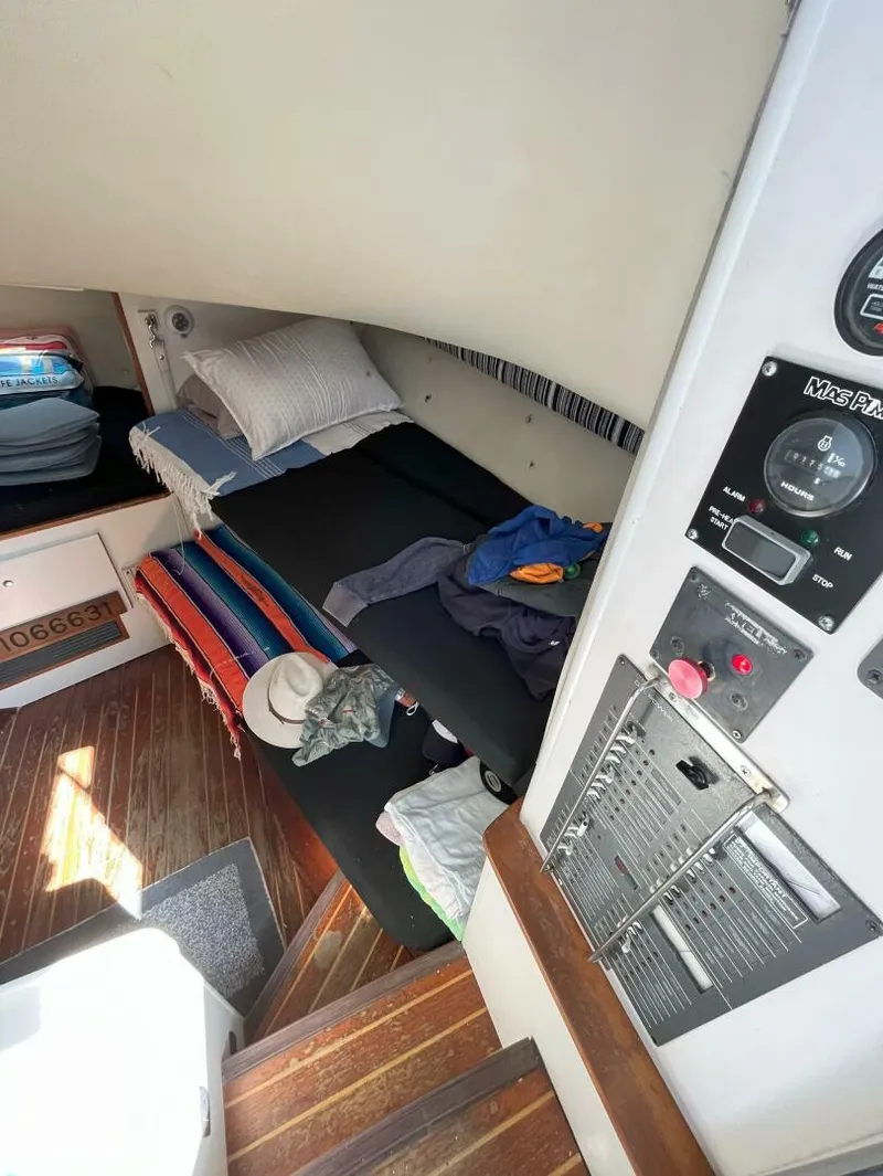Slide: The Image of Pursuit 300 Offshore 1997 - 6