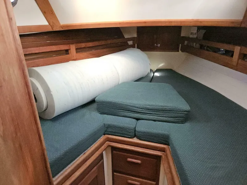 Slide: The Image of Pacific Seacraft 1994 - 16