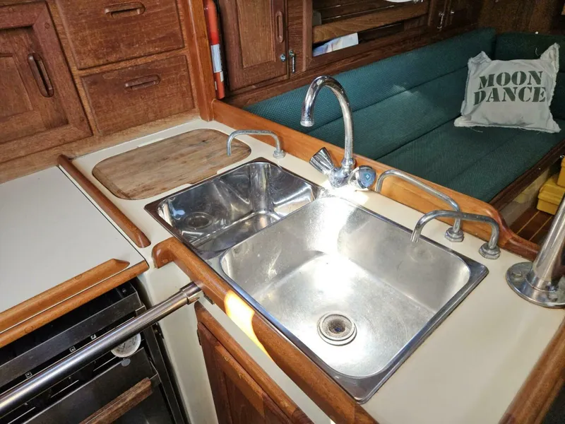 Slide: The Image of Pacific Seacraft 1994 - 35