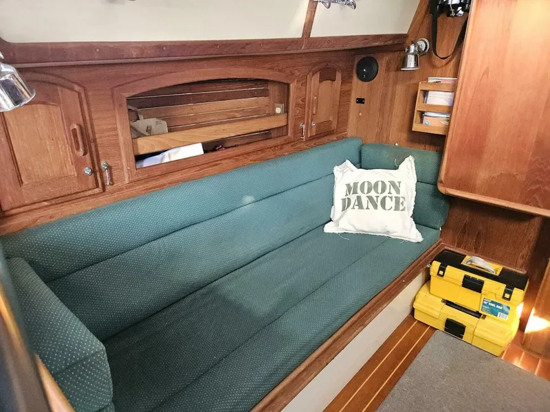Slide: The Image of Pacific Seacraft 1994 - 42