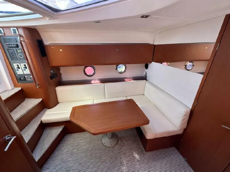 Slide: The Image of Beneteau Gran Turismo 2013 - 23