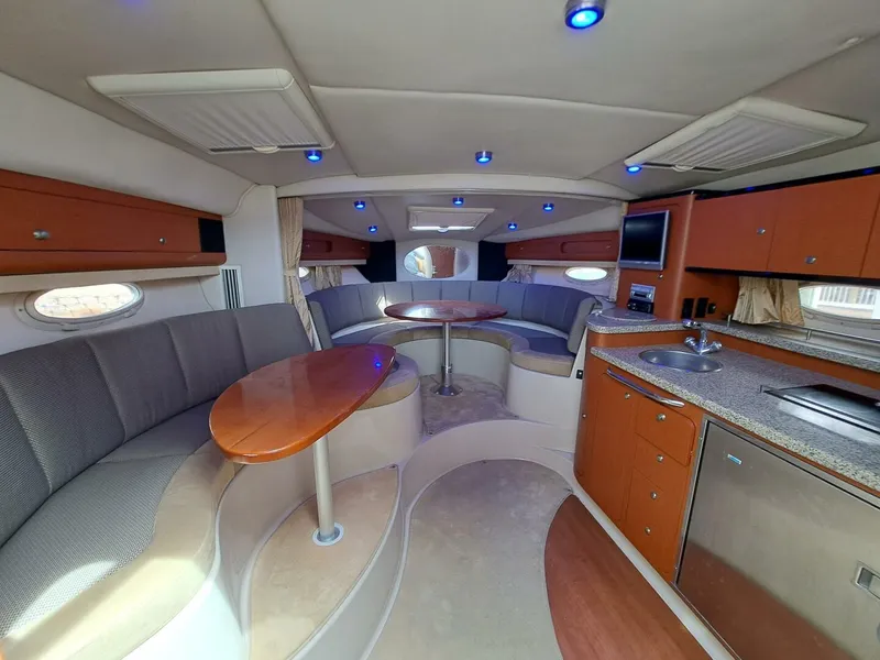 Slide: The Image of Chaparral 330 Signature Cruiser 2005 - 9