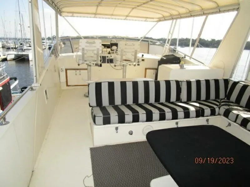 Slide: The Image of Hatteras 63 CPMY 1986 - 12