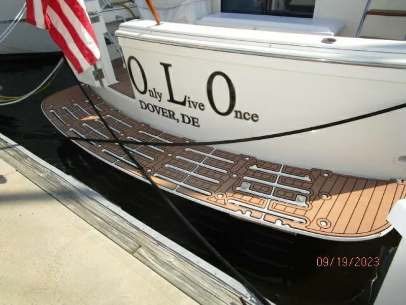 Slide: The Image of Hatteras 63 CPMY 1986 - 28