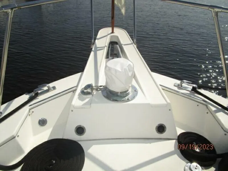 Slide: The Image of Hatteras 63 CPMY 1986 - 4