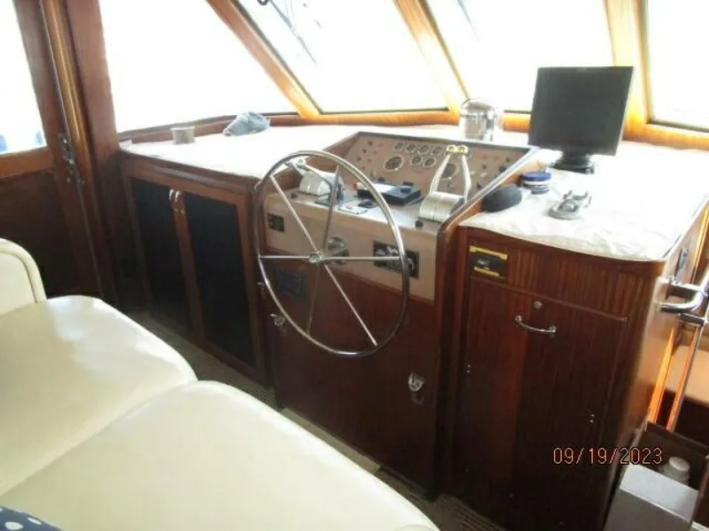 Slide: The Image of Hatteras 63 CPMY 1986 - 43