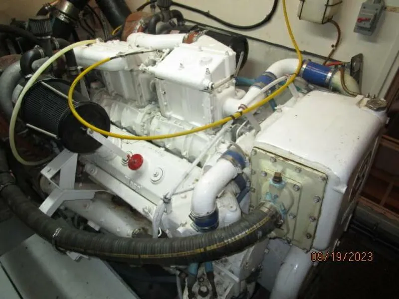 Slide: The Image of Hatteras 63 CPMY 1986 - 75