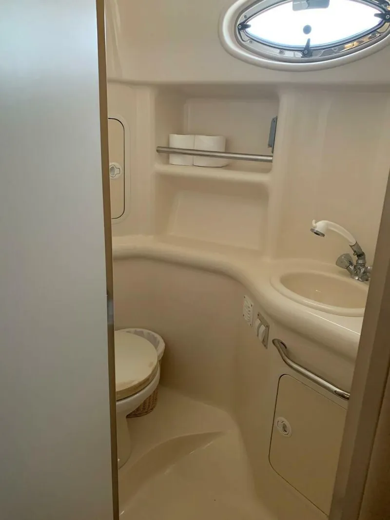 Slide: The Image of Sea Ray Sundancer 2002 - 6