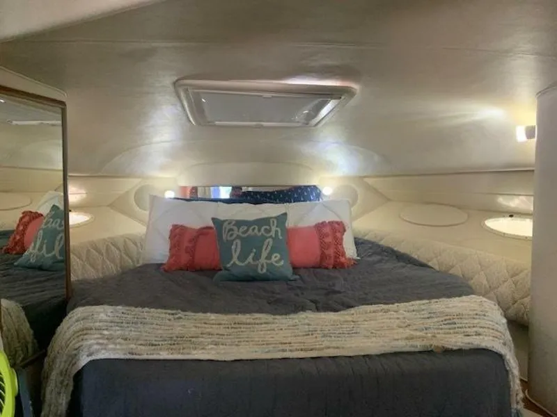Slide: The Image of Sea Ray 340 Sundancer 2001 - 13