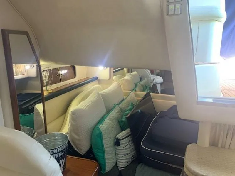 Slide: The Image of Sea Ray 340 Sundancer 2001 - 16