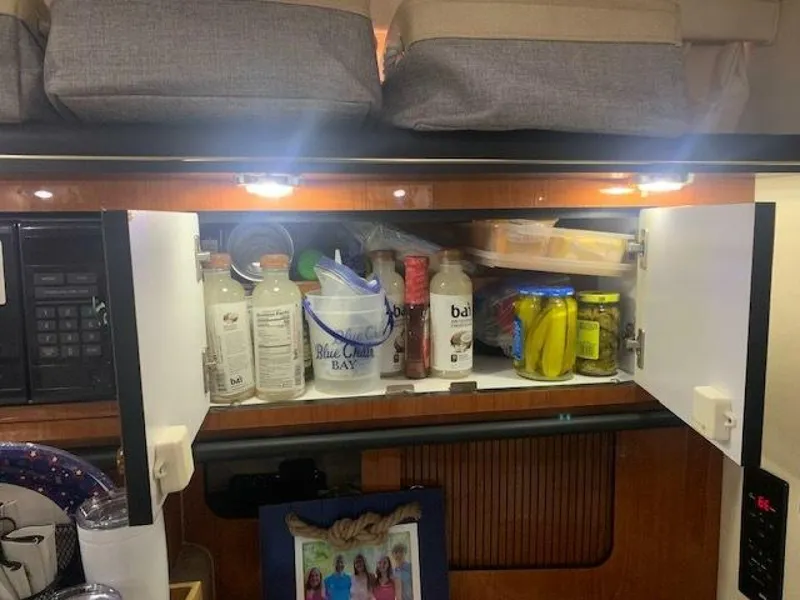 Slide: The Image of Sea Ray 340 Sundancer 2001 - 26