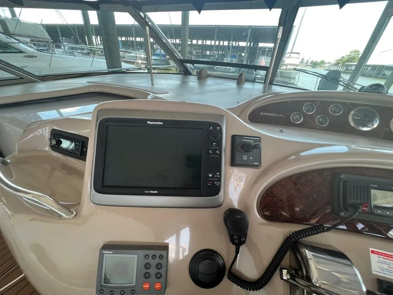 Slide: The Image of Sea Ray 460 Sundancer 2002 - 15