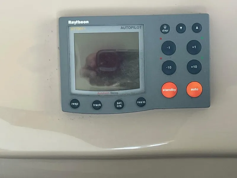 Slide: The Image of Sea Ray 460 Sundancer 2002 - 17