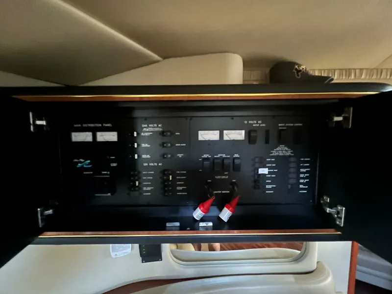 Slide: The Image of Sea Ray 460 Sundancer 2002 - 24