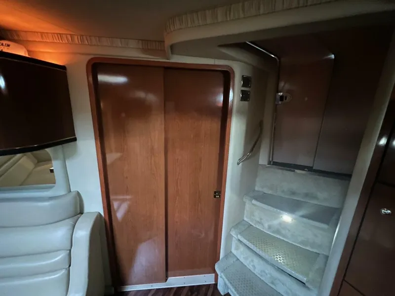 Slide: The Image of Sea Ray 460 Sundancer 2002 - 40