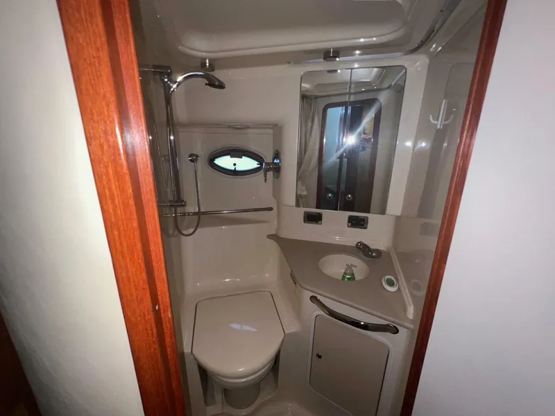 Slide: The Image of Sea Ray 460 Sundancer 2002 - 41