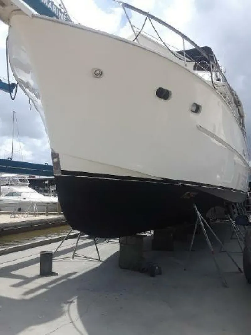 Slide: The Image of Hatteras Motor Yacht 1965 - 4