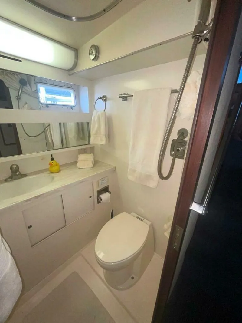 Slide: The Image of Hatteras 48 Motoryacht 1981 - 14