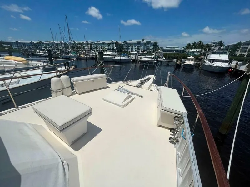 Slide: The Image of Hatteras 48 Motoryacht 1981 - 2