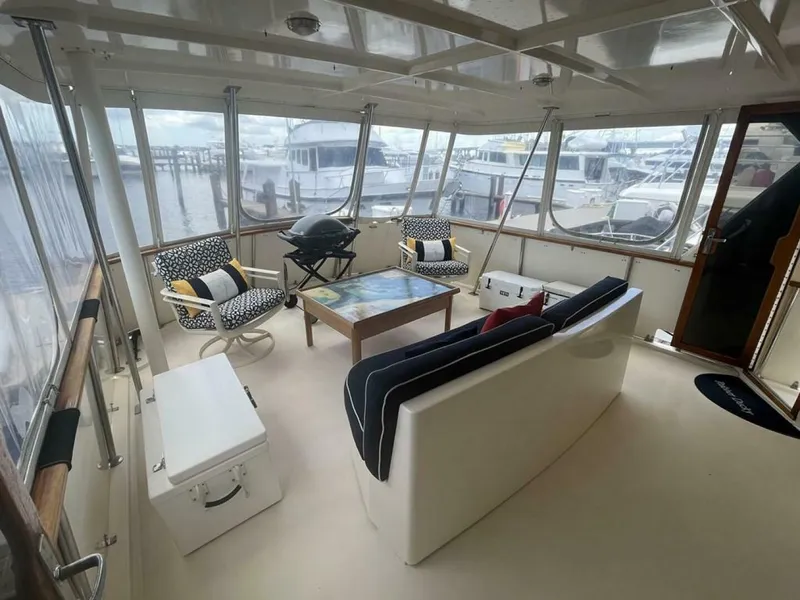 Slide: The Image of Hatteras 48 Motoryacht 1981 - 5