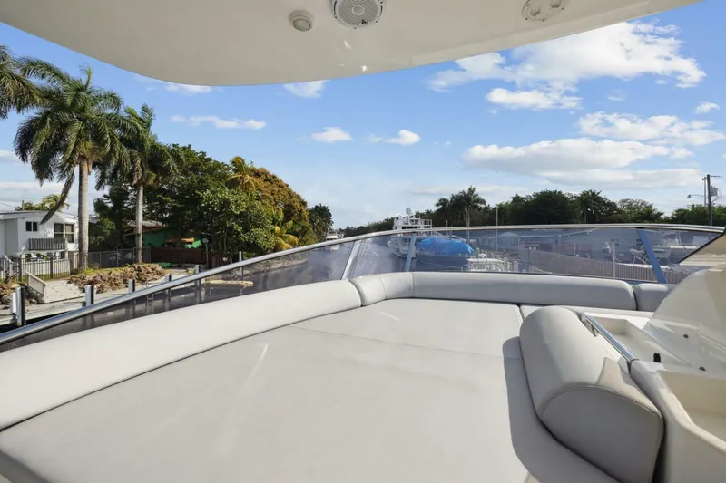 Slide: The Image of Azimut 70 2013 - 11