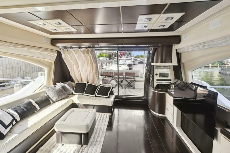 Slide: The Image of Azimut 70 2013 - 23