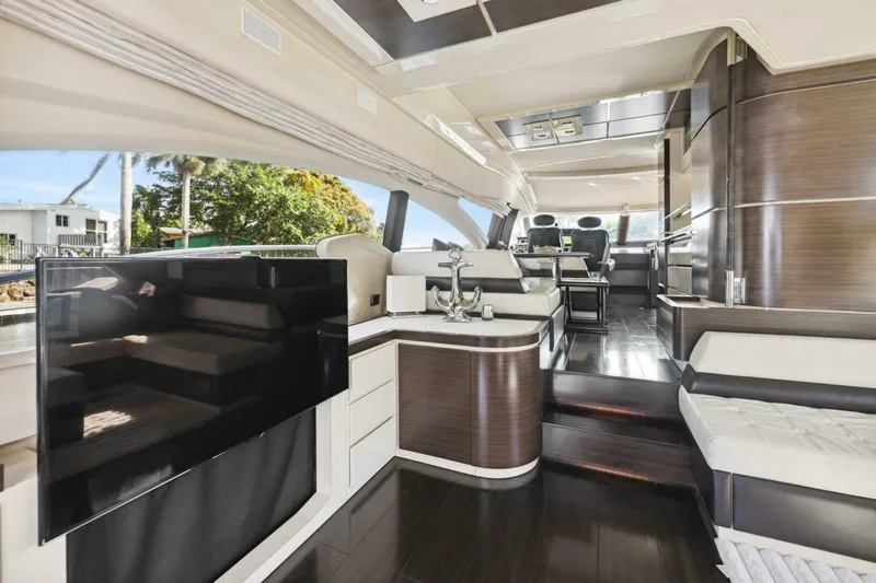 Slide: The Image of Azimut 70 2013 - 28