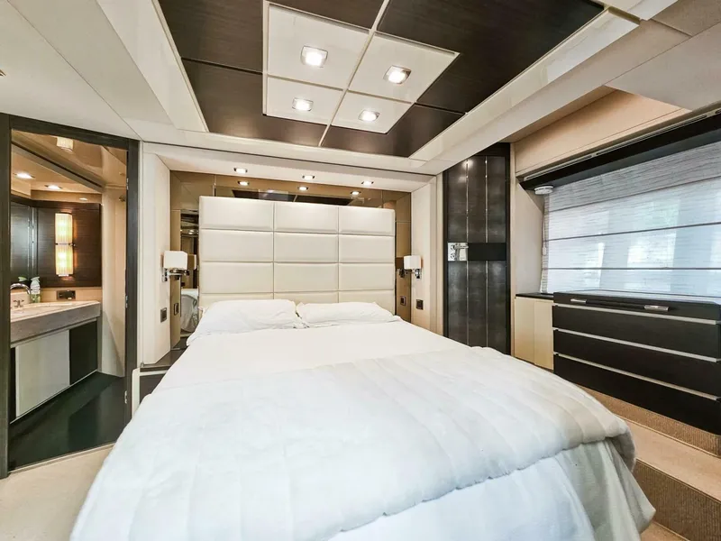 Slide: The Image of Azimut 70 2013 - 37