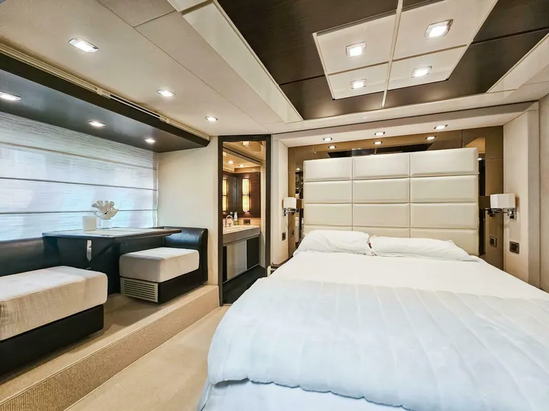 Slide: The Image of Azimut 70 2013 - 41