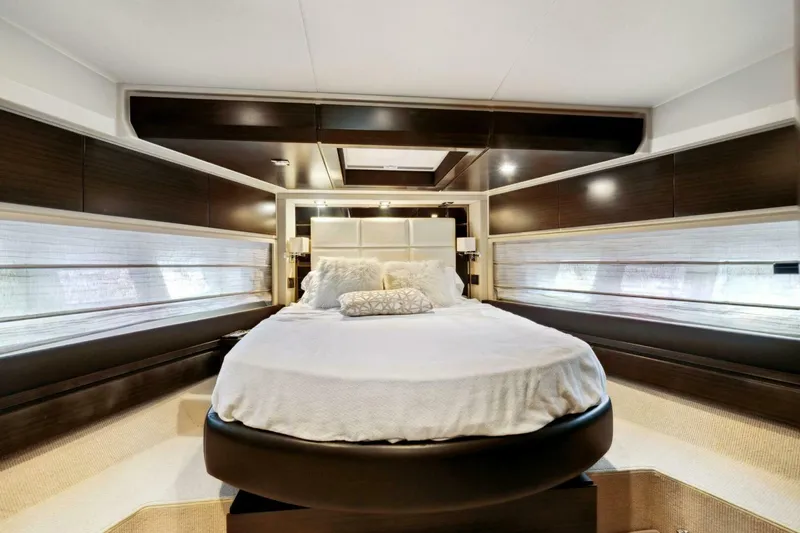 Slide: The Image of Azimut 70 2013 - 46