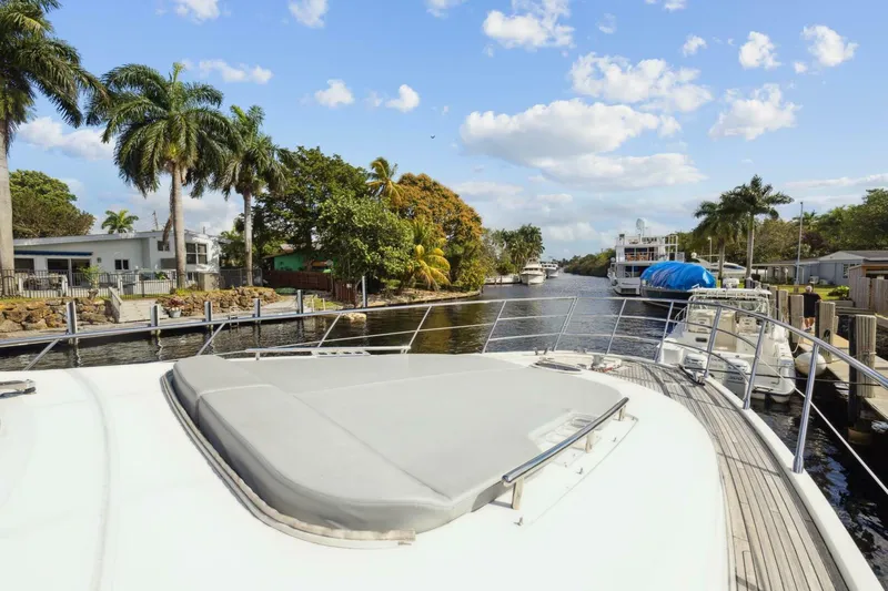 Slide: The Image of Azimut 70 2013 - 8