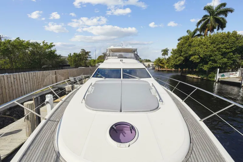 Slide: The Image of Azimut 70 2013 - 9