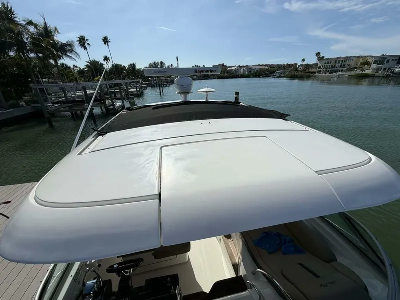 Slide: The Image of Sea Ray 350 Sundancer 2016 - 16