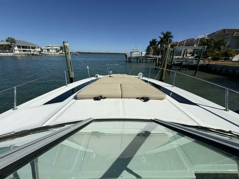 Slide: The Image of Sea Ray 350 Sundancer 2016 - 18