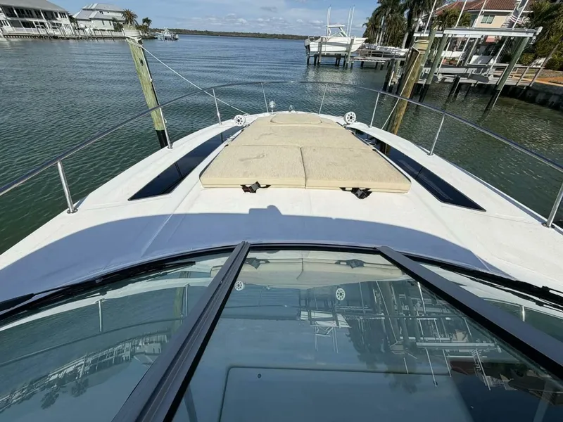 Slide: The Image of Sea Ray 350 Sundancer 2016 - 19