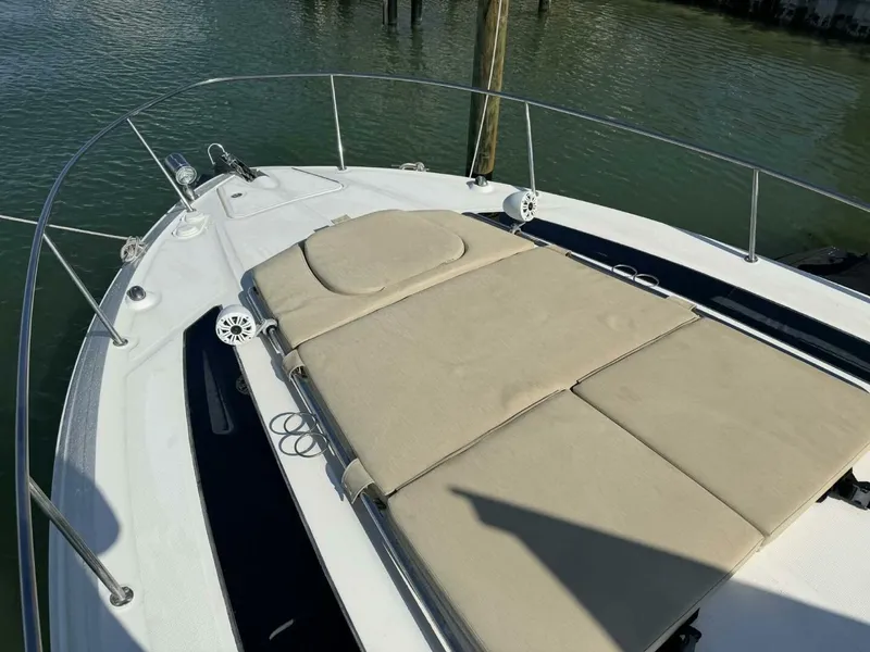 Slide: The Image of Sea Ray 350 Sundancer 2016 - 20