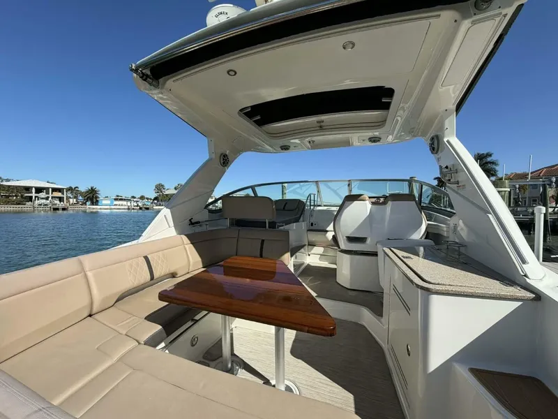 Slide: The Image of Sea Ray 350 Sundancer 2016 - 22