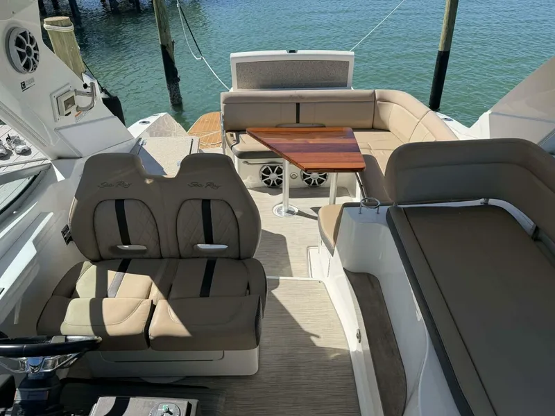 Slide: The Image of Sea Ray 350 Sundancer 2016 - 28