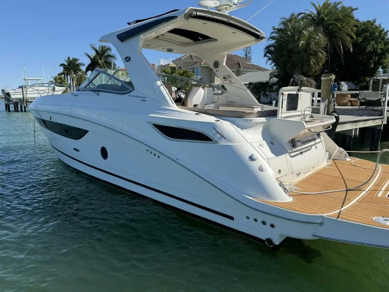 Slide: The Image of Sea Ray 350 Sundancer 2016 - 3