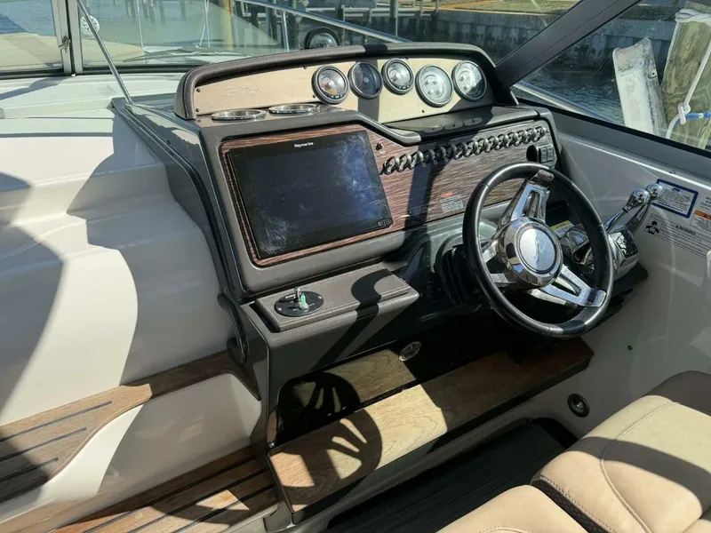 Slide: The Image of Sea Ray 350 Sundancer 2016 - 32