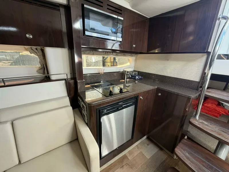 Slide: The Image of Sea Ray 350 Sundancer 2016 - 40