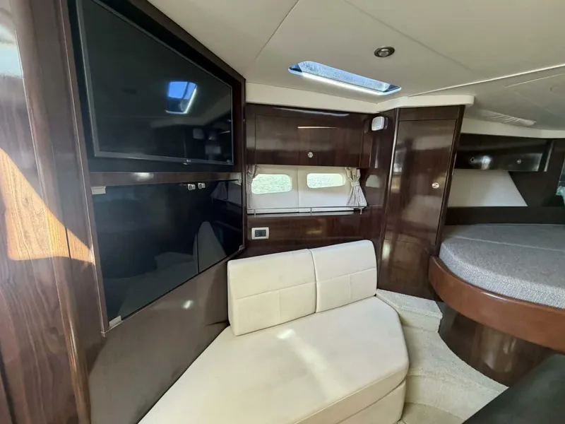 Slide: The Image of Sea Ray 350 Sundancer 2016 - 42